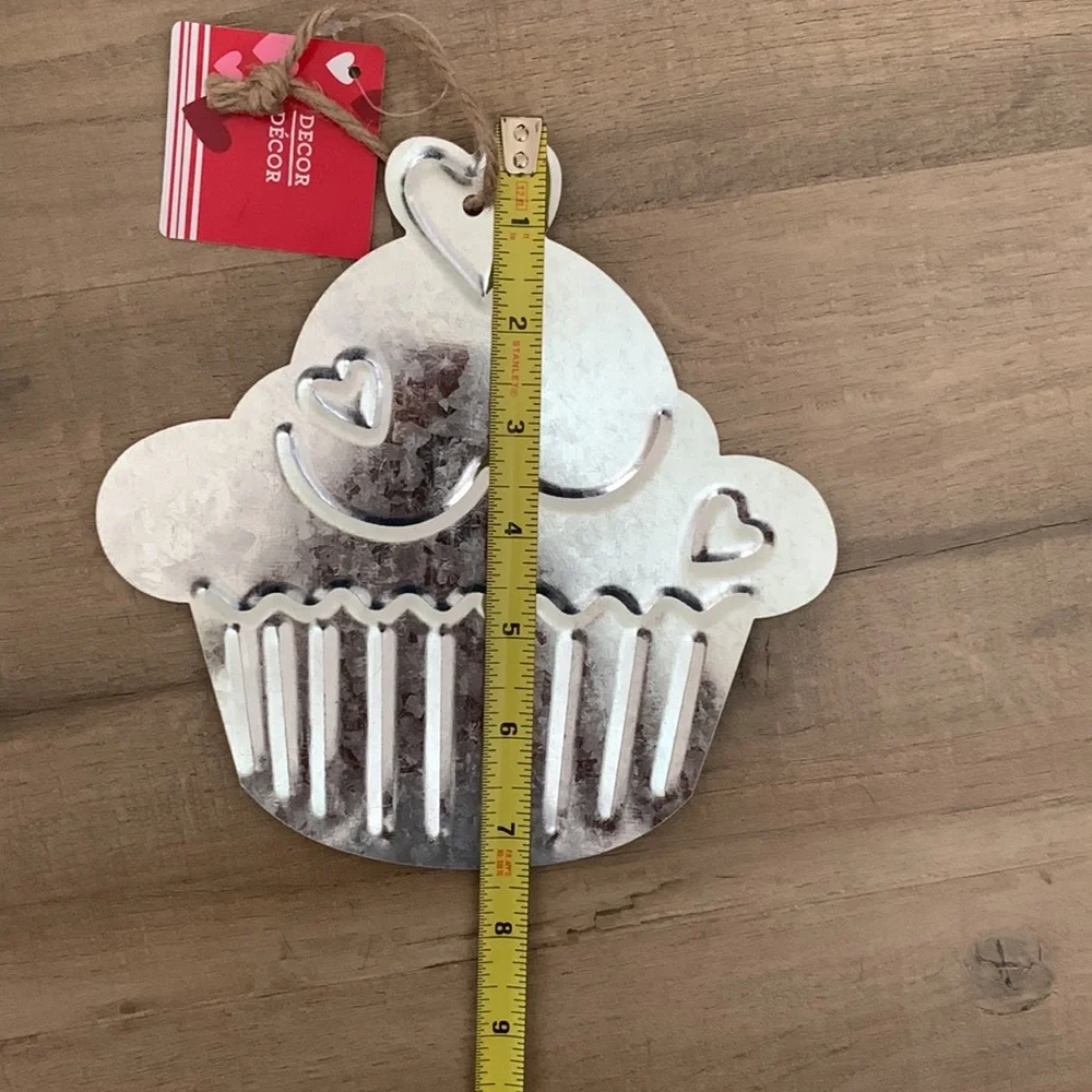 Galvanized Cupcake‎ Sign